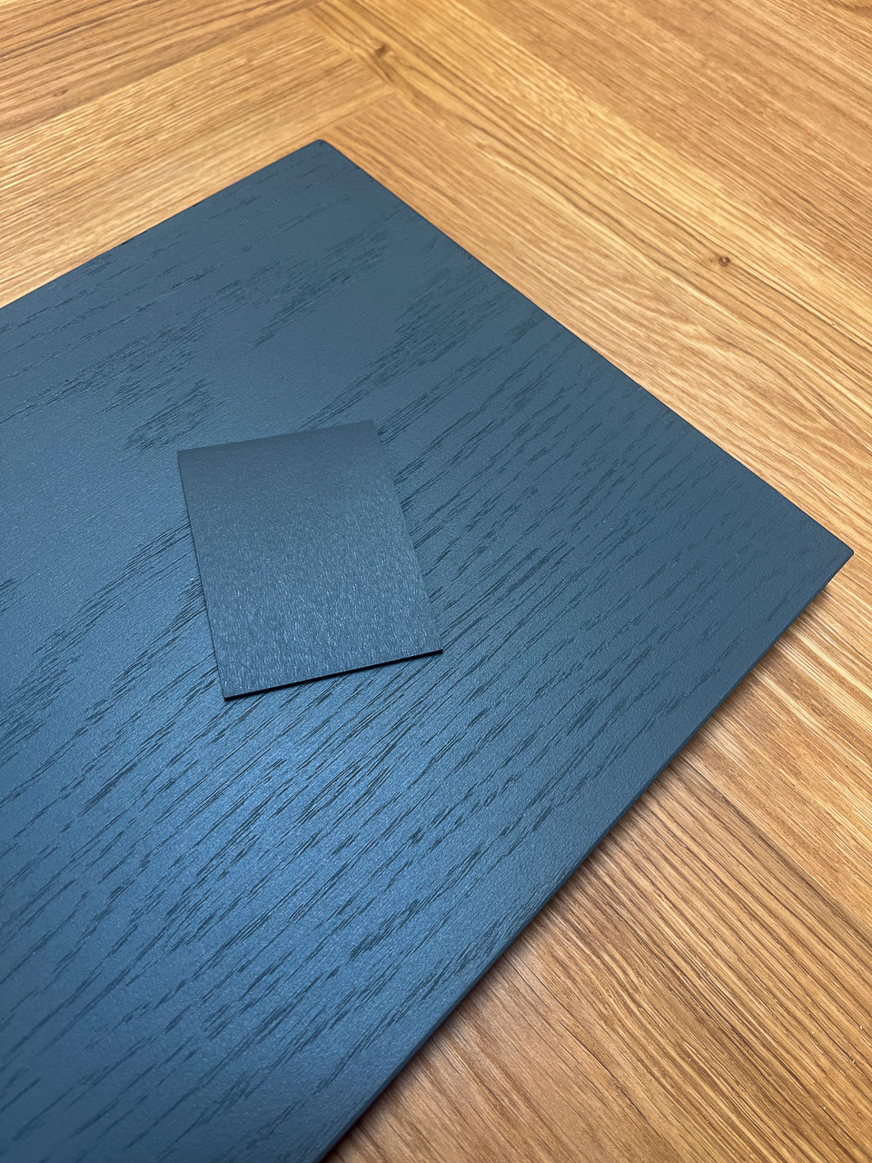 Prøve, malet front med match til linoleum